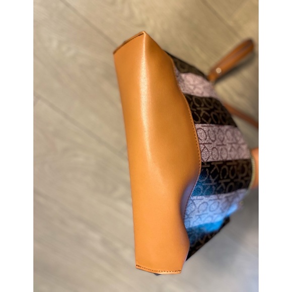 Calvin Klein Crossbody Bag - Picture 11 of 14